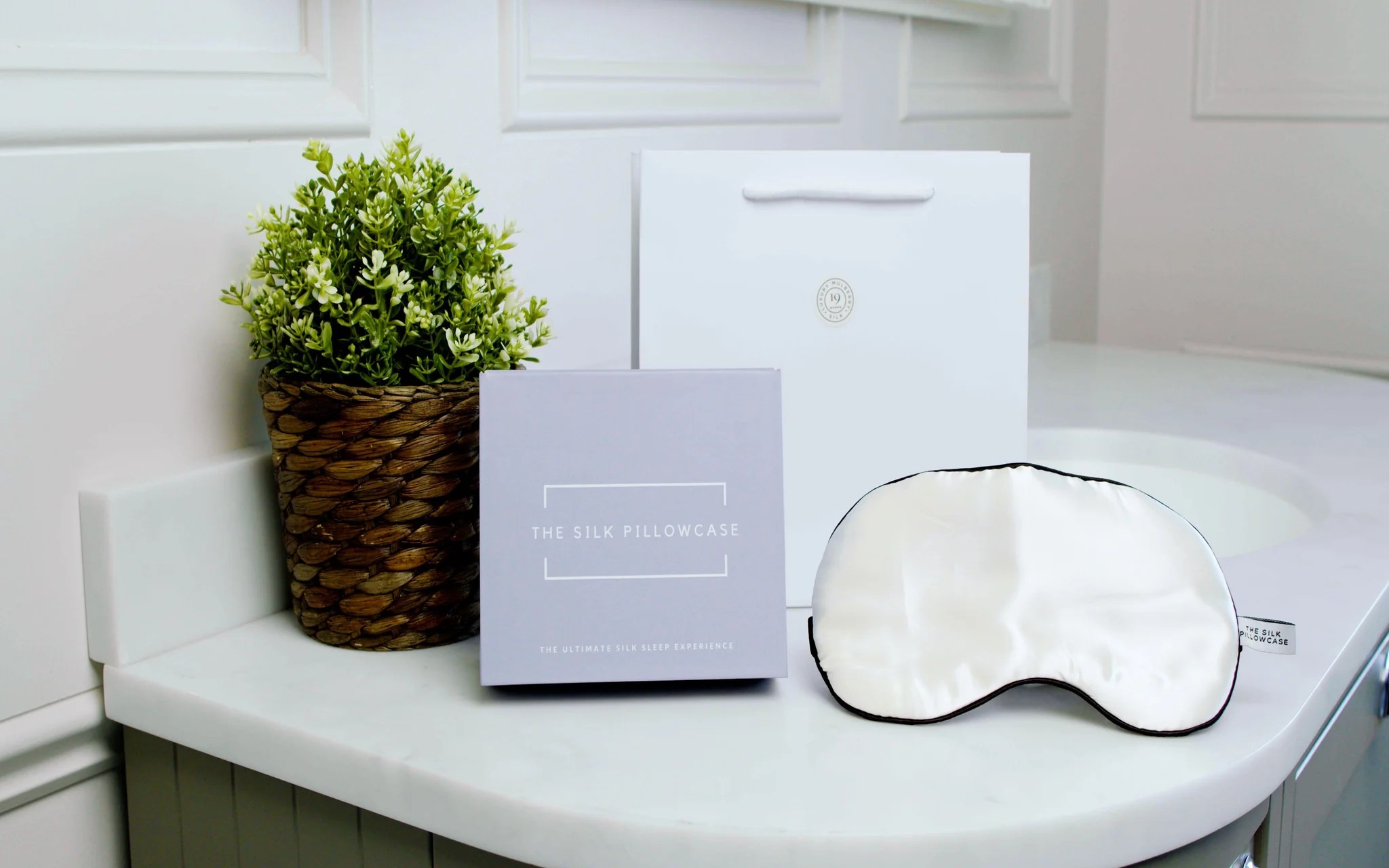 Your Silk Sleep MustHaves The Silk Pillowcase Ireland