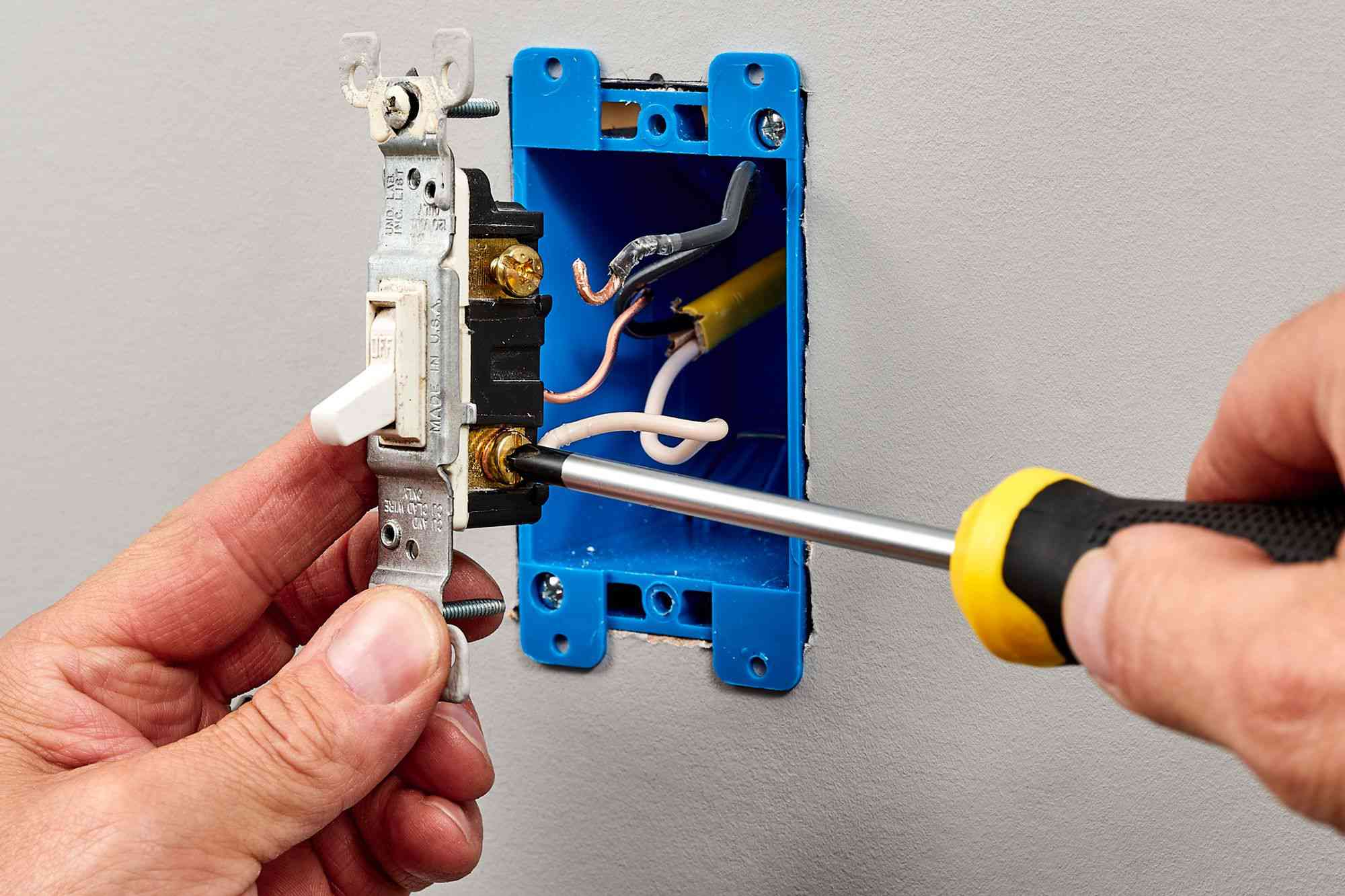 Pushin Wire vs. Screw Connectors on Switches & Outlets