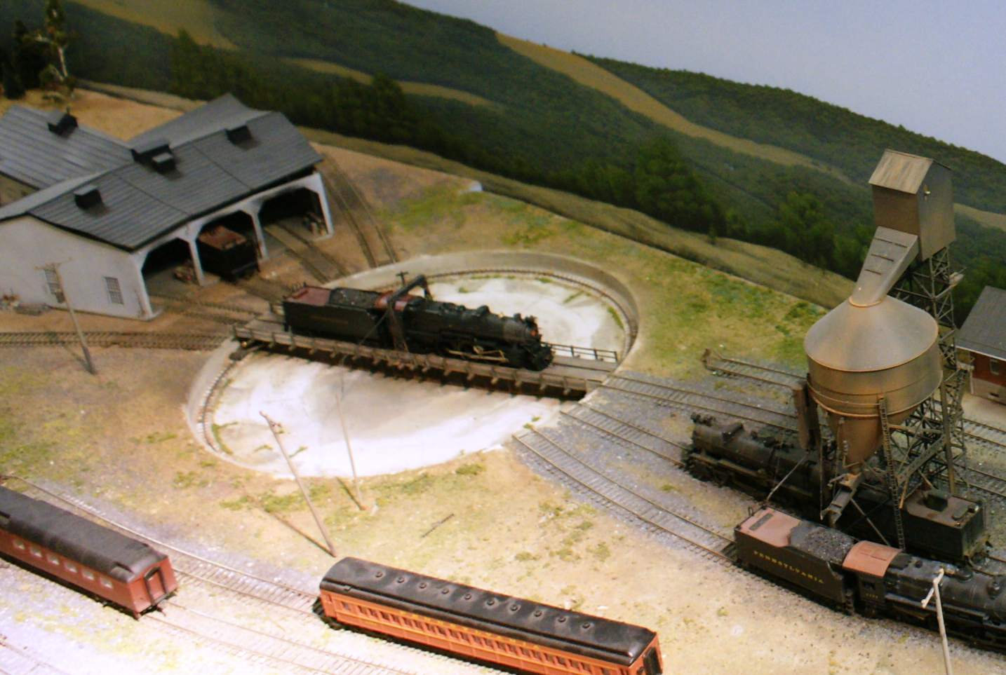 Building and Wiring Reverse Loops for Model Trains