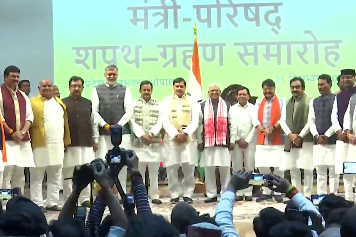 Vijaywargiya, Prahlad Patel among 28 take oath as ministers MP
