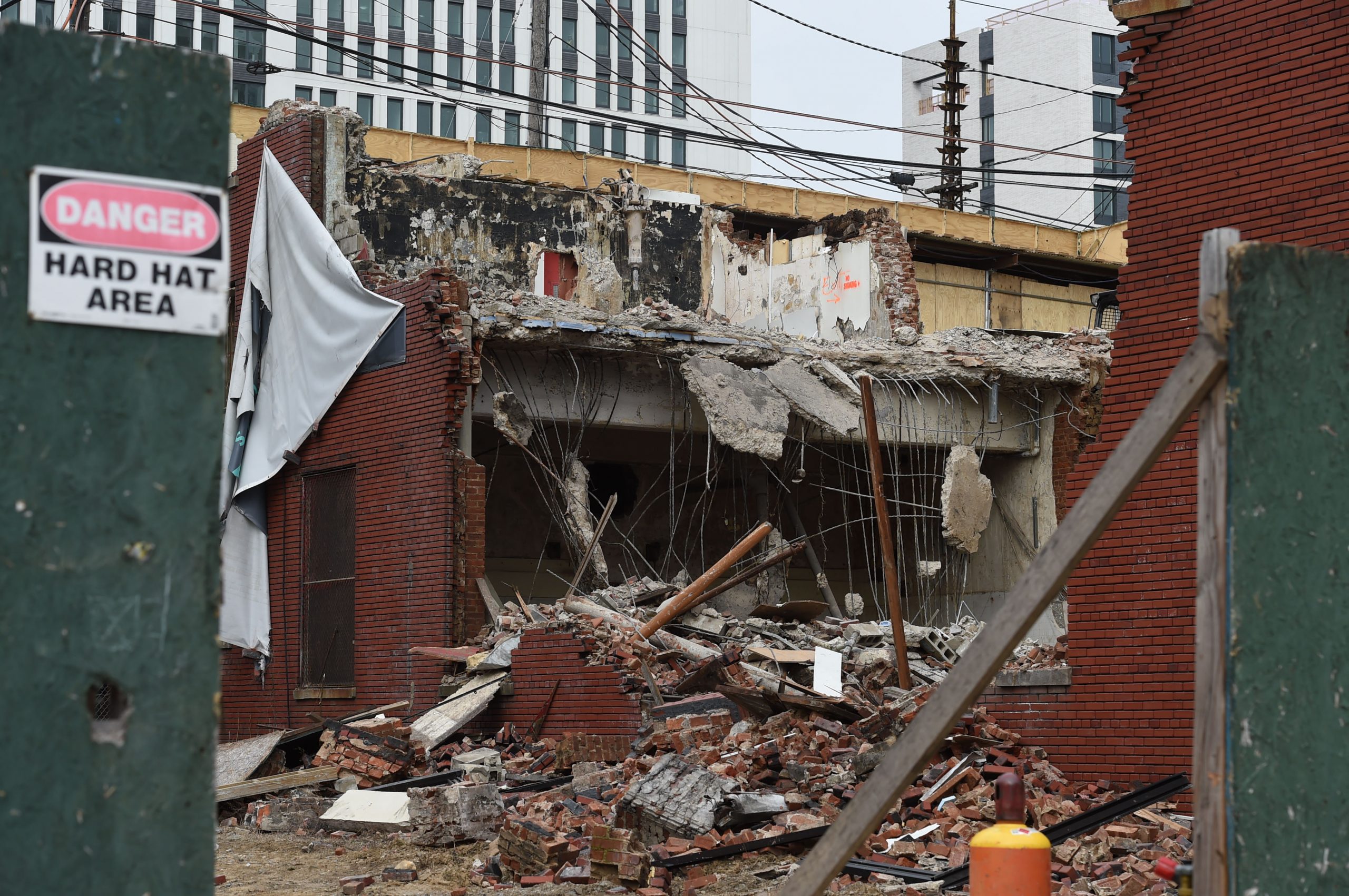 Wall collapse in New York’s demolition site 1 fatality