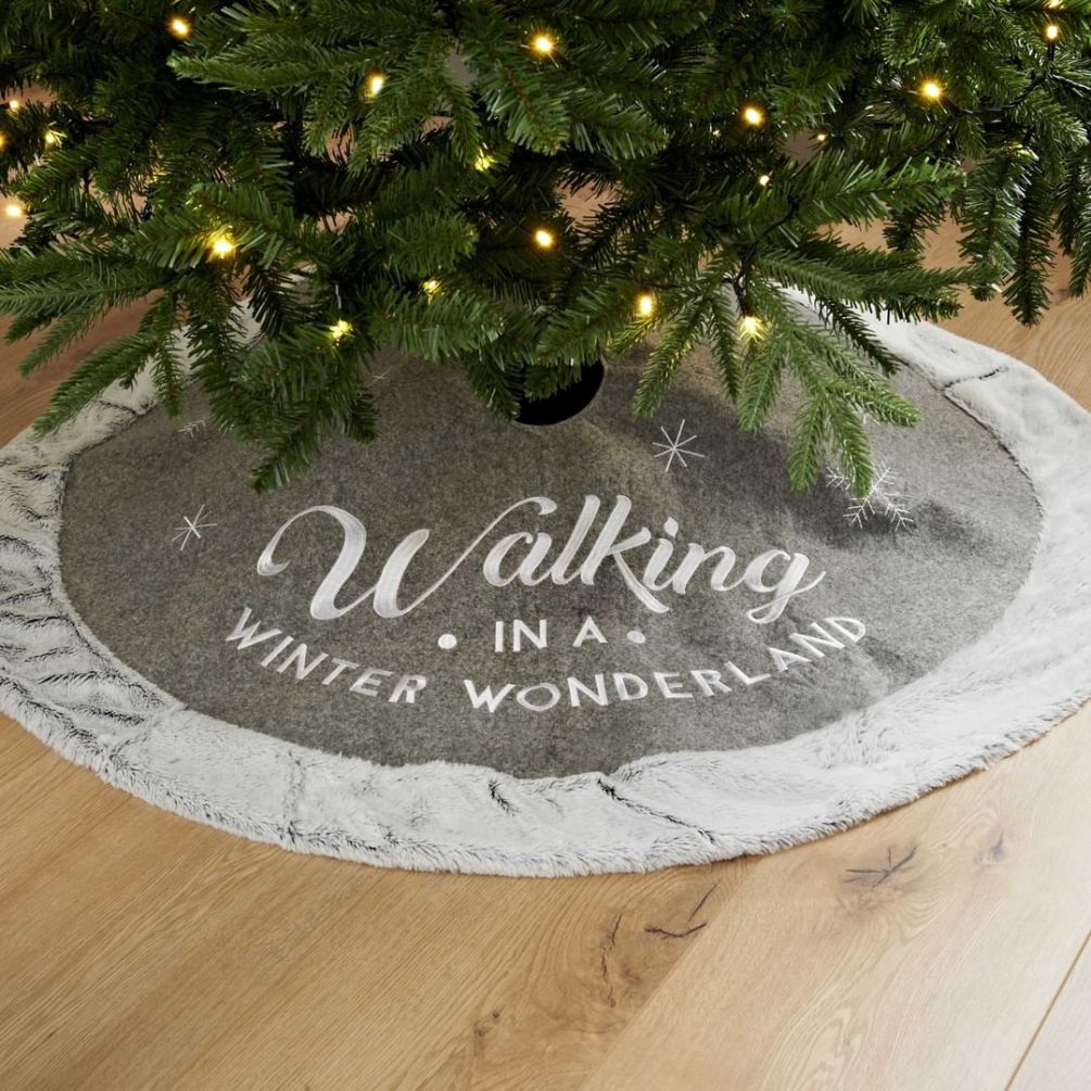 Mums are loving B&M's Â£7 'walking in a winter wonderland' Christmas