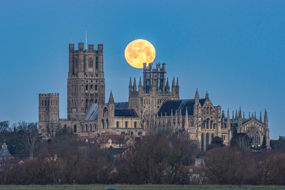 Full Moon calendar When is the next full moon?