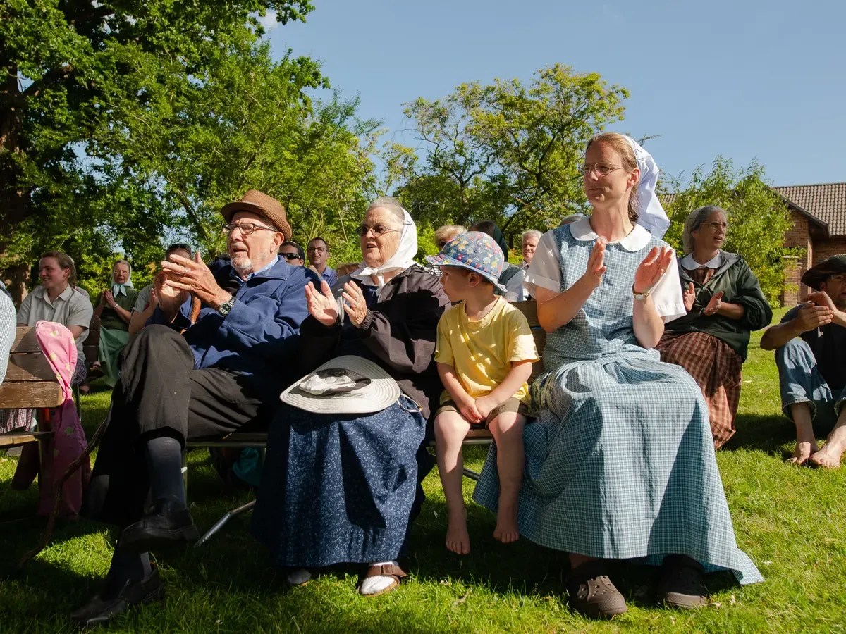 Bruderhof Christian community in Sussex centuriesOld traditions