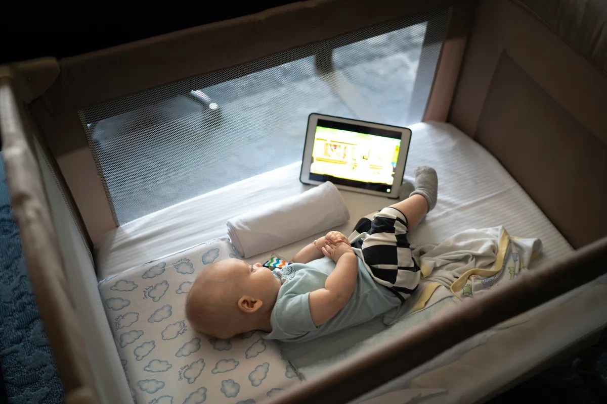 Crib, or Pack 'n Play Where Should Your Baby Sleep? The