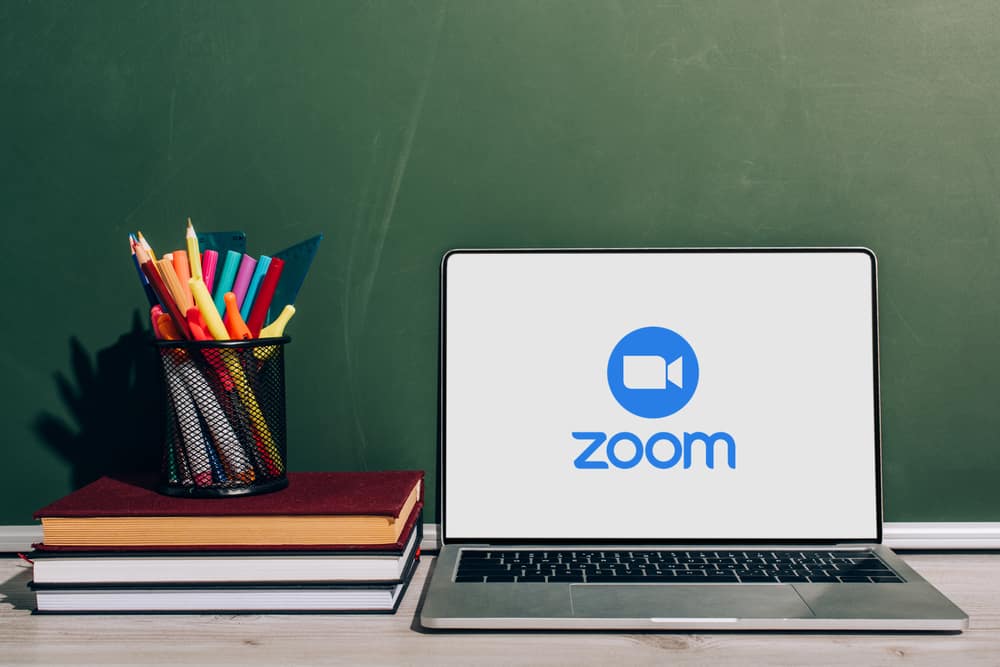 Does Zoom Record Your Screen Or Just The Meeting? (Explained)