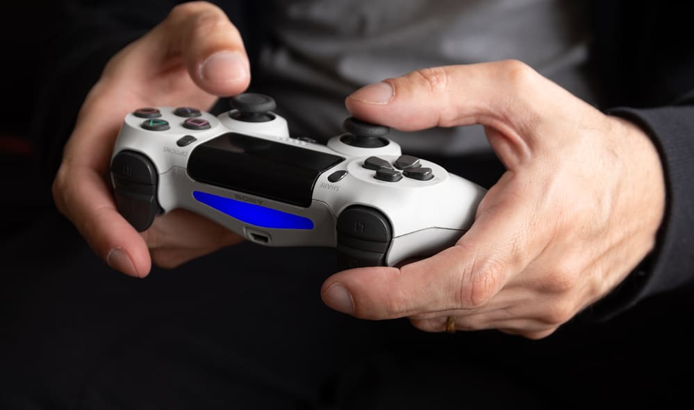 PS4 Controller Flashing Blue (Causes, Fixes)