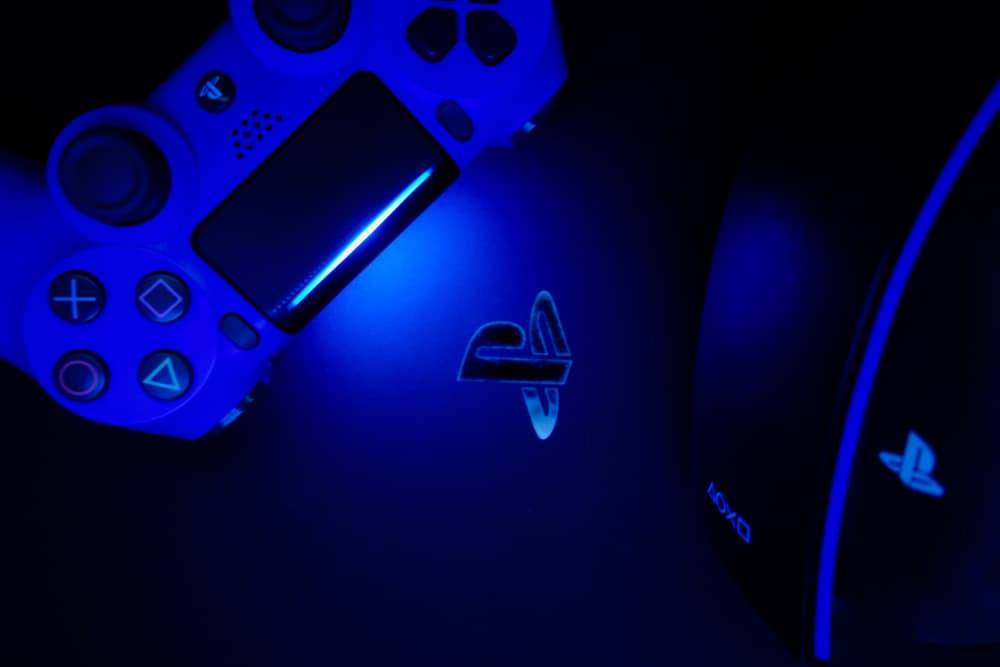 PS4 Controller Flashing Blue (Causes, Fixes)