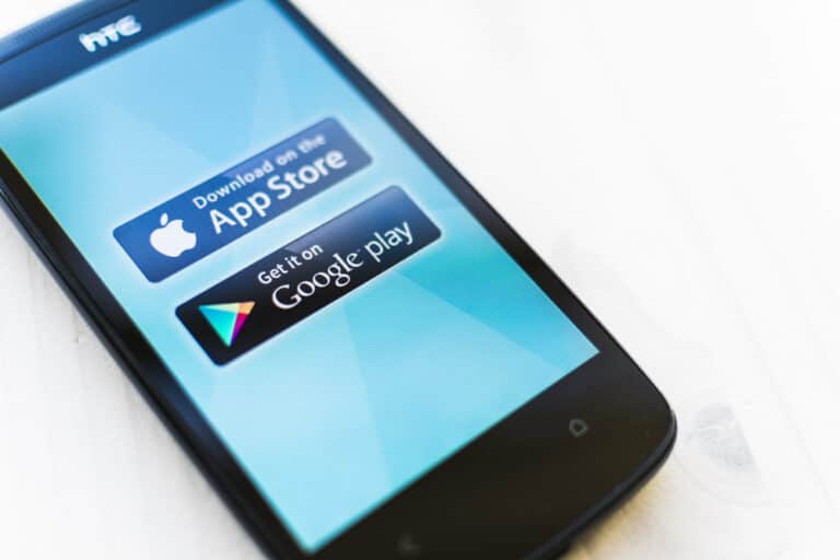 Can Someone Track Your Location From A Text? (Explained)