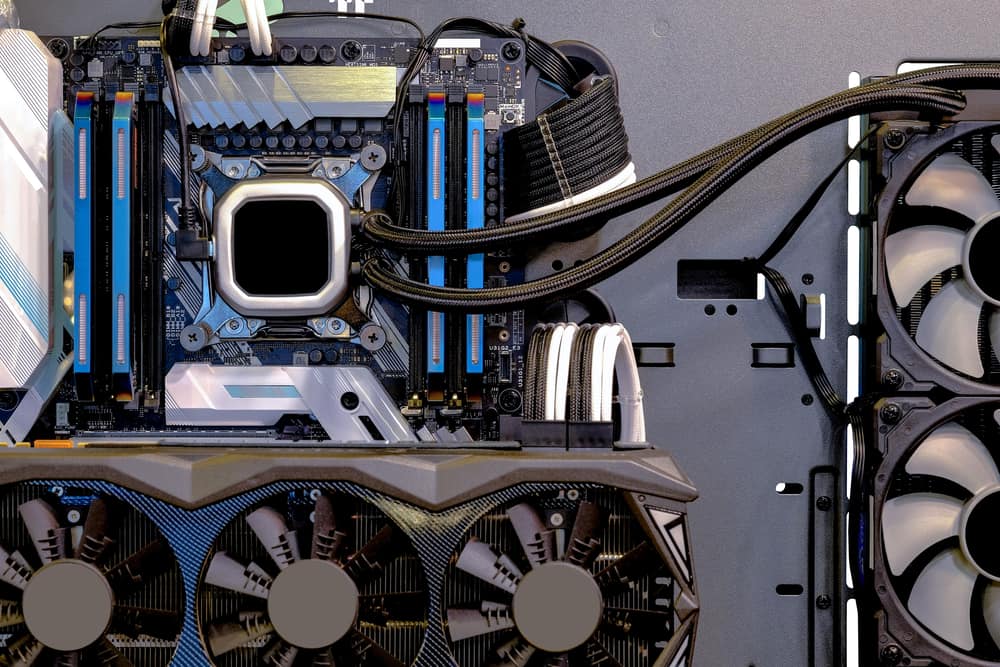 What Liquid To Use In Water Cooling A PC? (Explained)