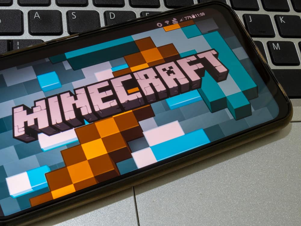 How To Get Out Of A Boat In Minecraft (All Devices)