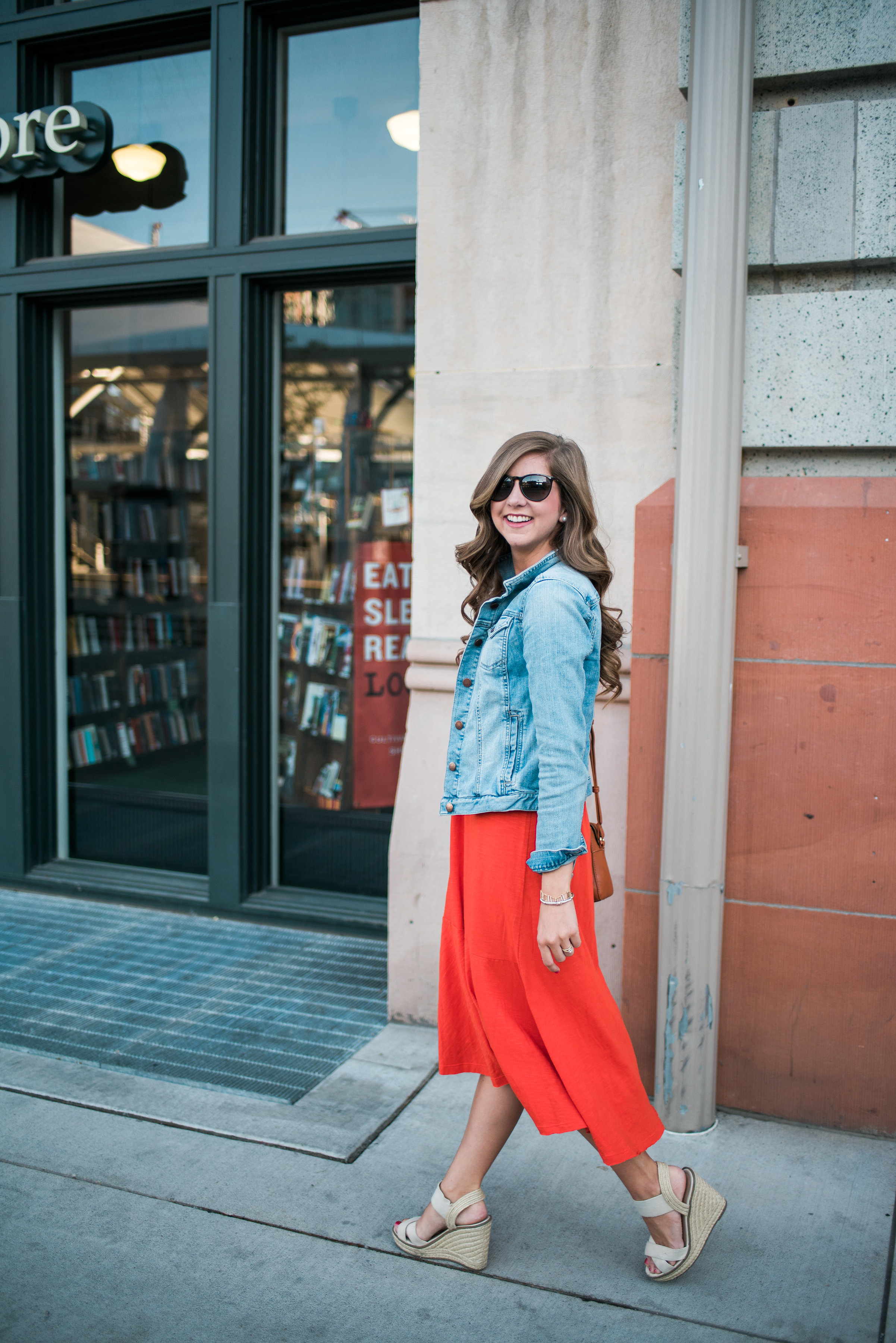 How to wear a midi dress when you are short