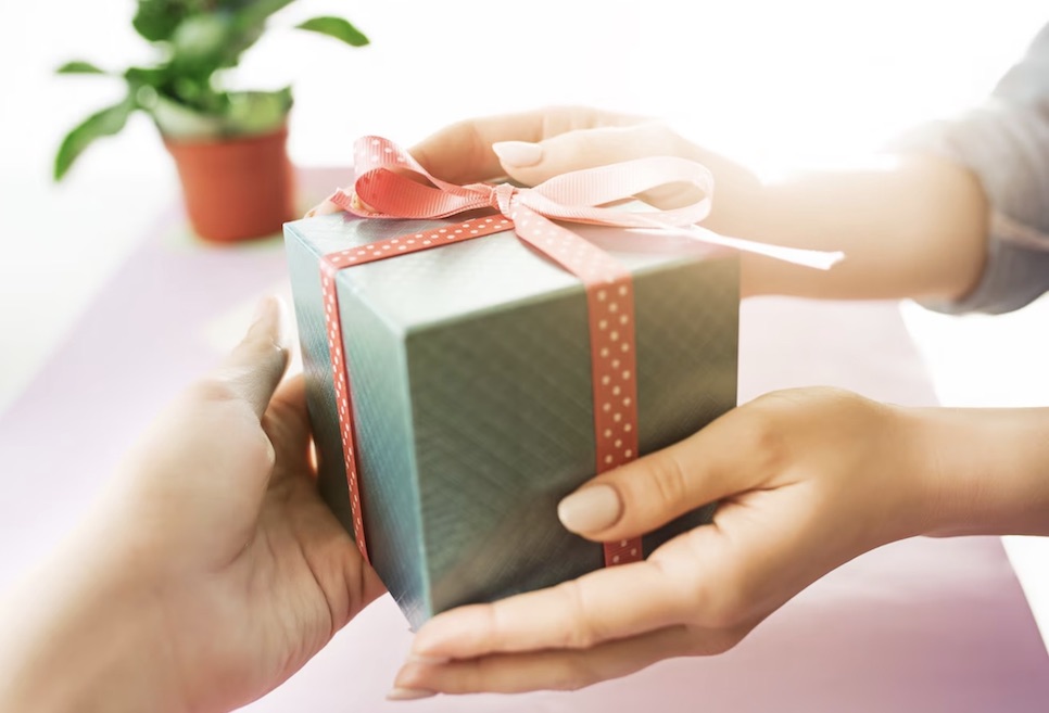 The Best Office Gift Ideas to Give Your Colleagues