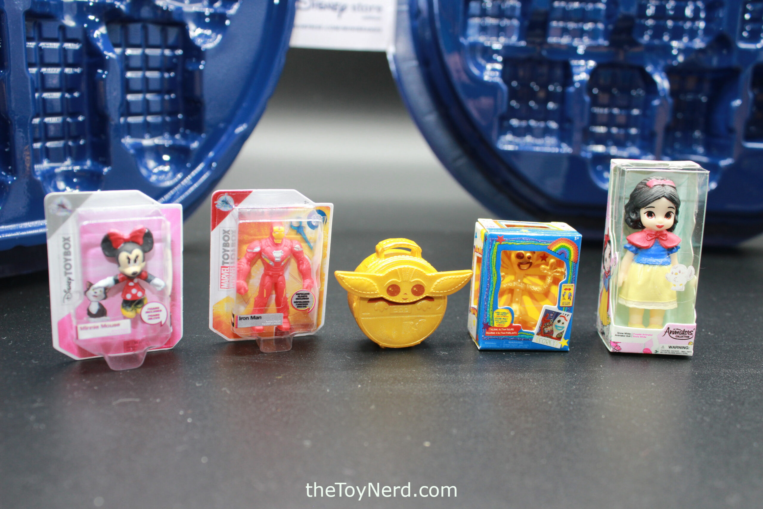 Zuru 5 Surprise Mini Brands Disney Store Edition Collector's Case