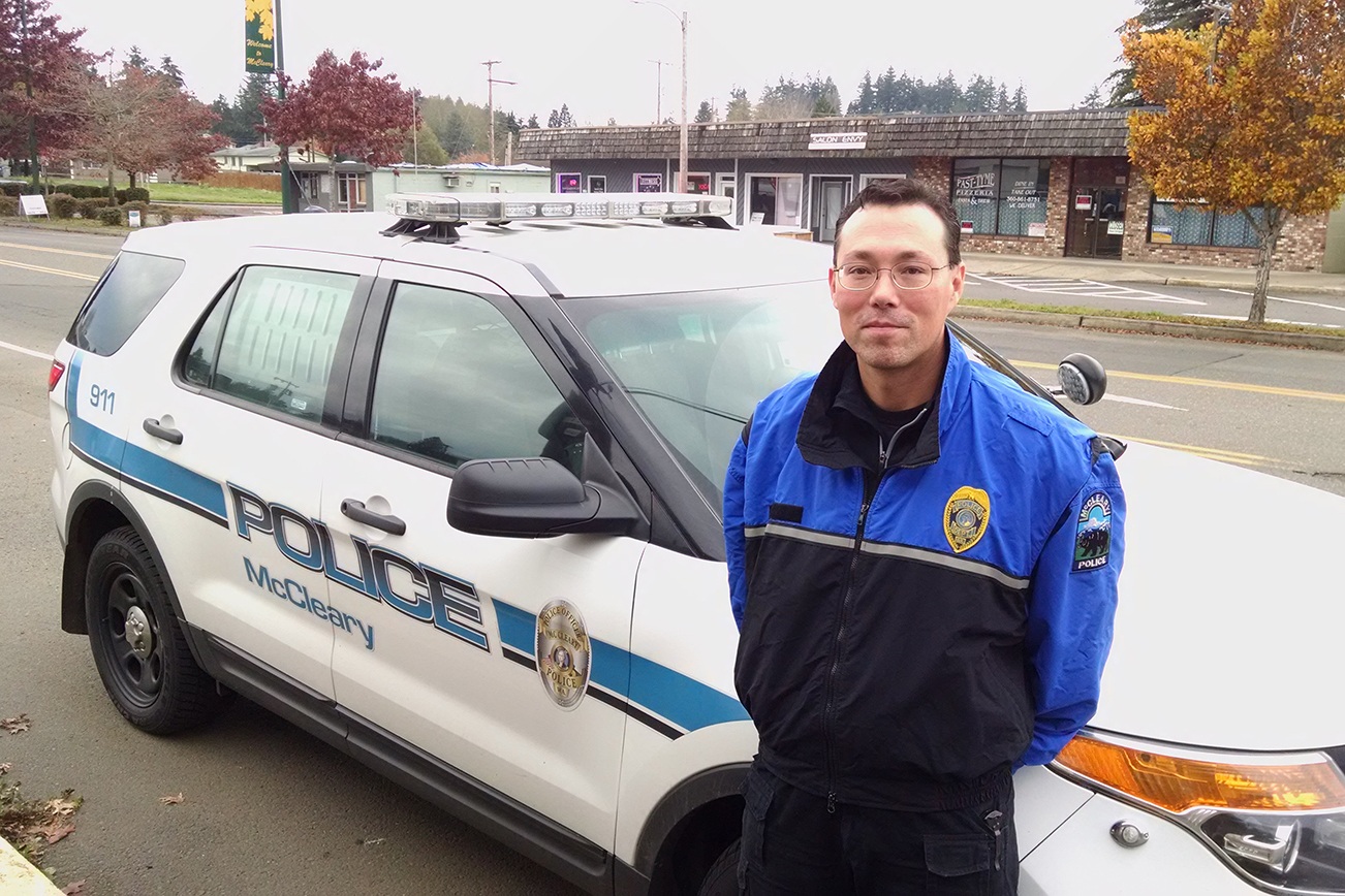 Blumer signs on as McCleary Police Chief The Vidette