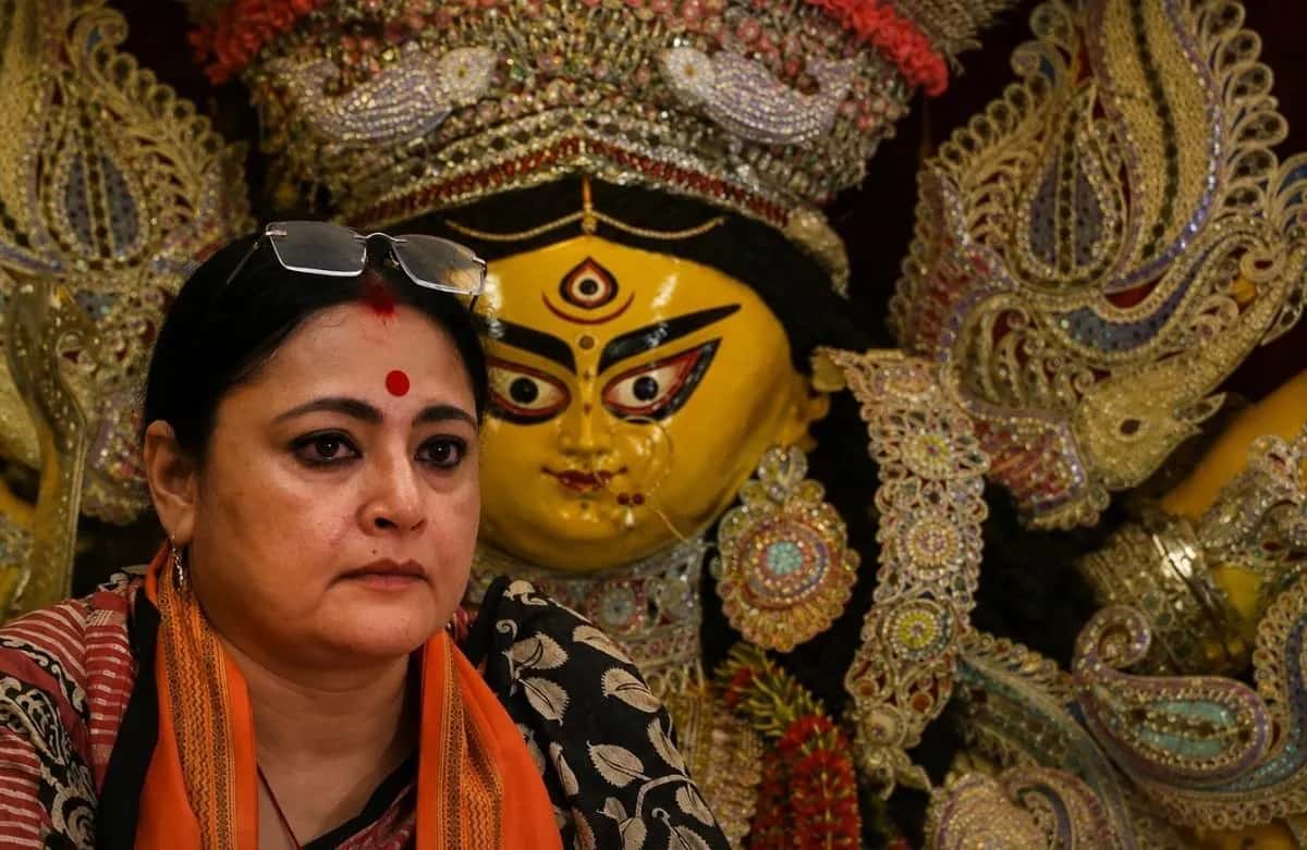 থিমের নামে প্রতিমা বিকৃতি রুখতে গর্জে উঠলেন অগ্নিমিত্রা!