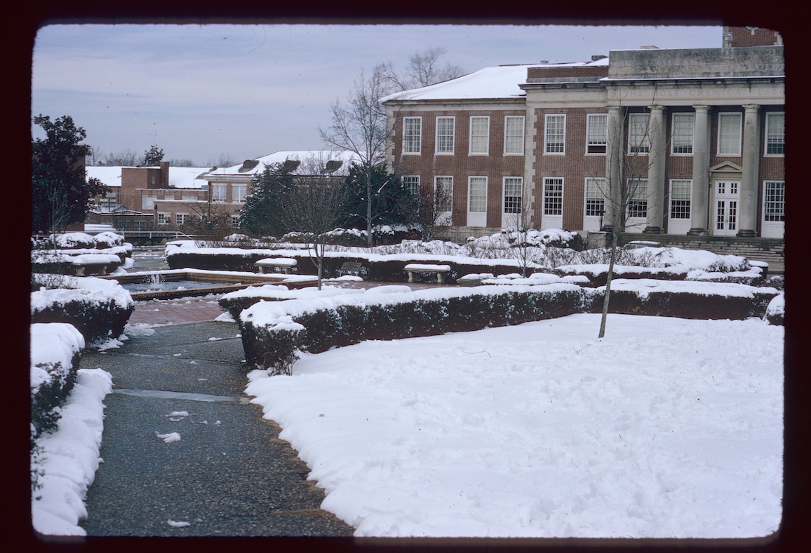 Photos from the 1973 Auburn snow storm include Punt, Bama, Punt score