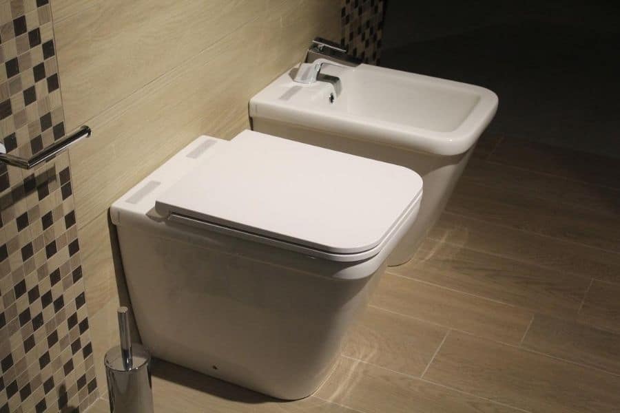 The Best Tiny House Toilet Options in 2024 Comparison Guide