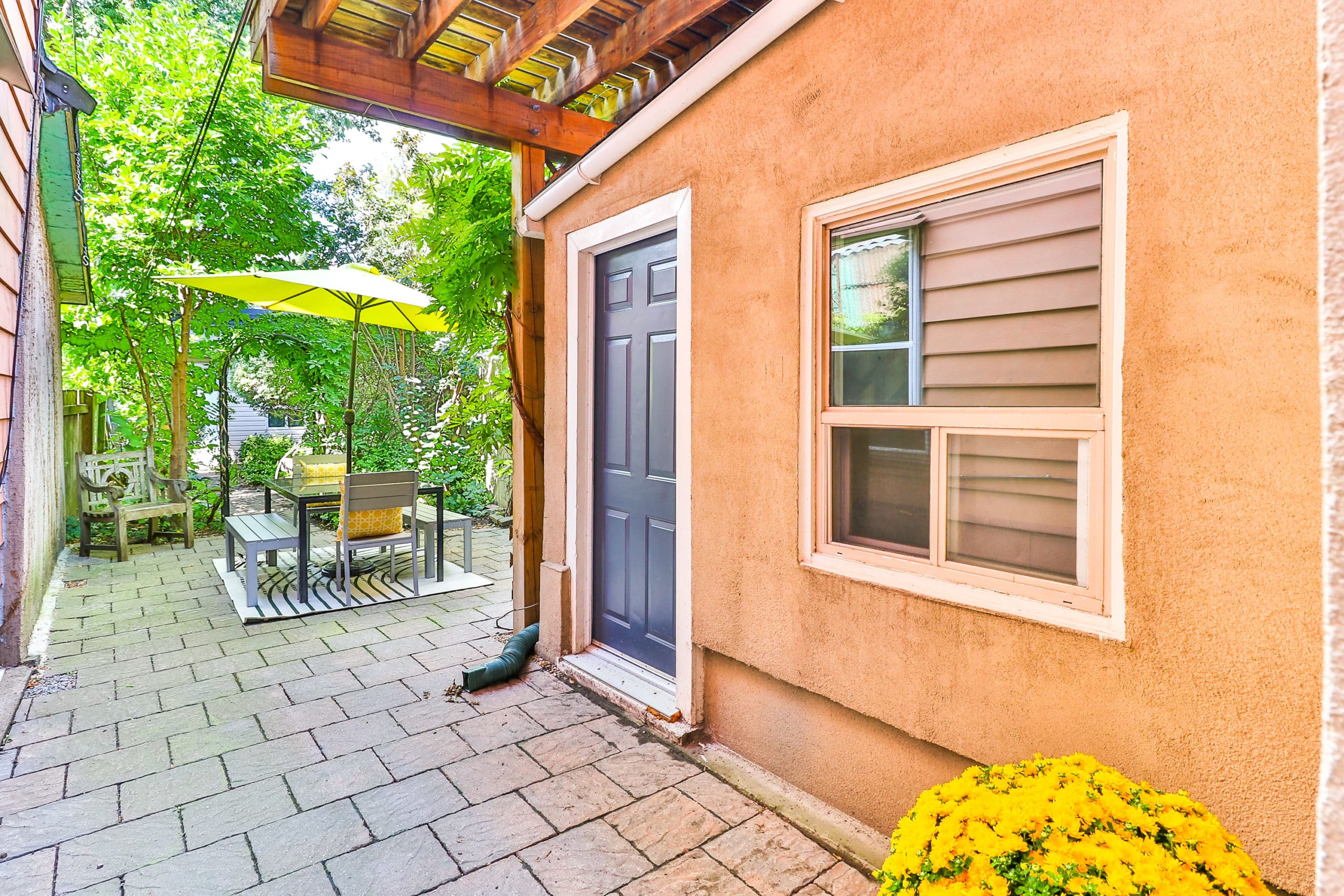 76 Borden St The WEIR Team