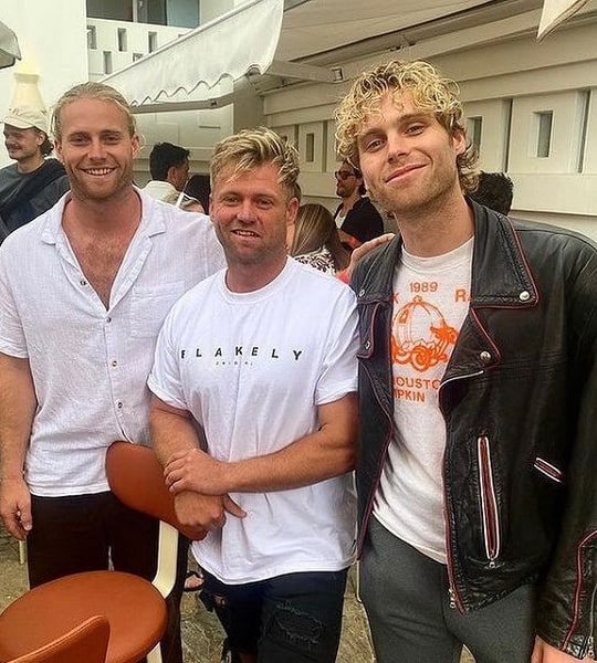 Luke Hemmings Age, Net Worth, Girlfriend, Family, Height and Biography