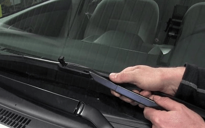 Signs Your Windscreen Wiper Blades Need to be Replaced | The Windscreen
