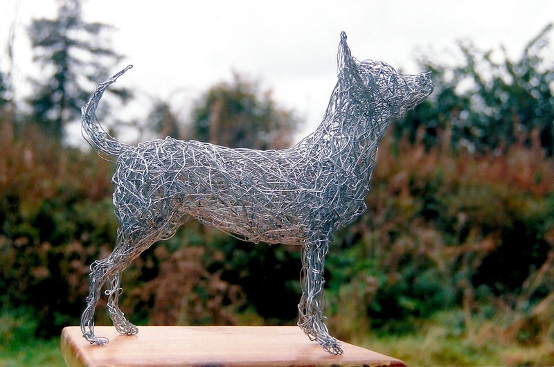 Wire dog sculptures for your home and garden in galvanised steel