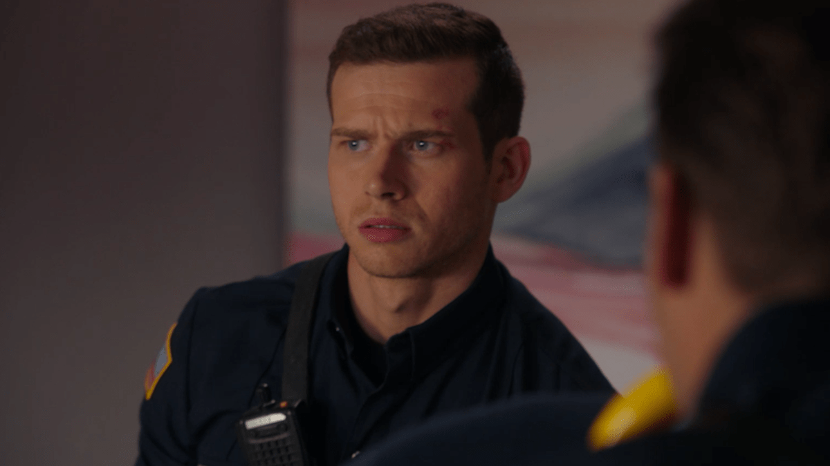 '911' Star Oliver Stark on Buck and Taylor's New Relationship Status