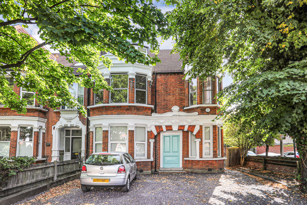 Blake Hall Road, Wanstead E11 Theydons