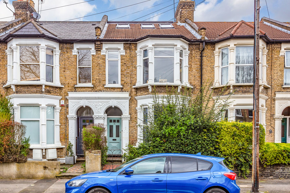 Leybourne Road, Bushwood Area E11 Theydons