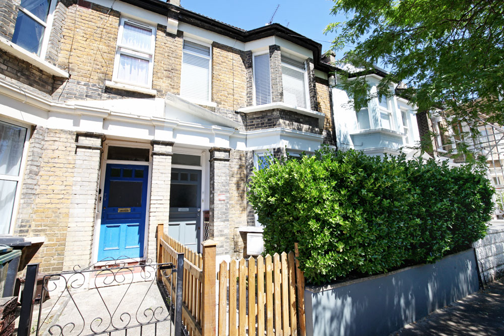 Leybourne Road, Bushwood Area E11 Theydons