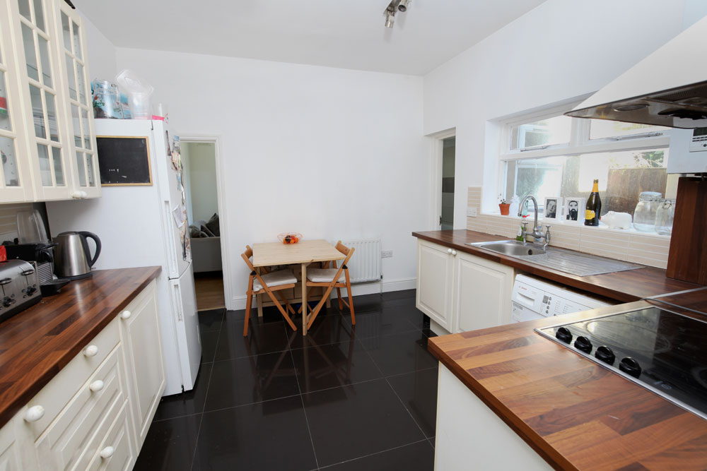 Leybourne Road, Bushwood Area E11 Theydons