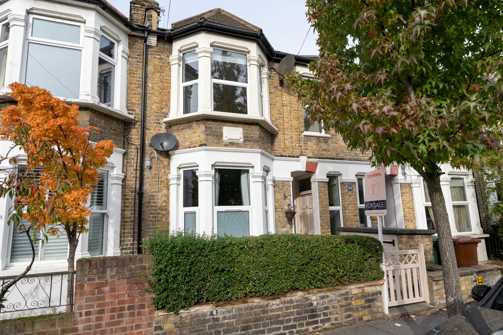 Twickenham Road, Leytonstone E11 Theydons