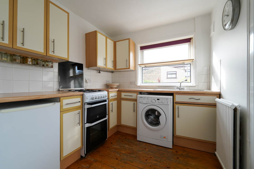 Dacre Road, Bushwood Area E11 Theydons