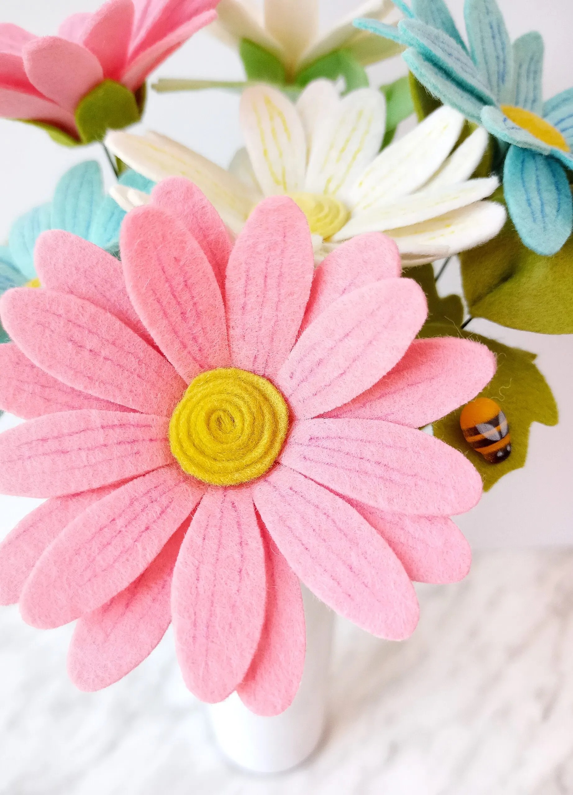 Felt Daisy Pattern & Tutorial The Yellow Birdhouse
