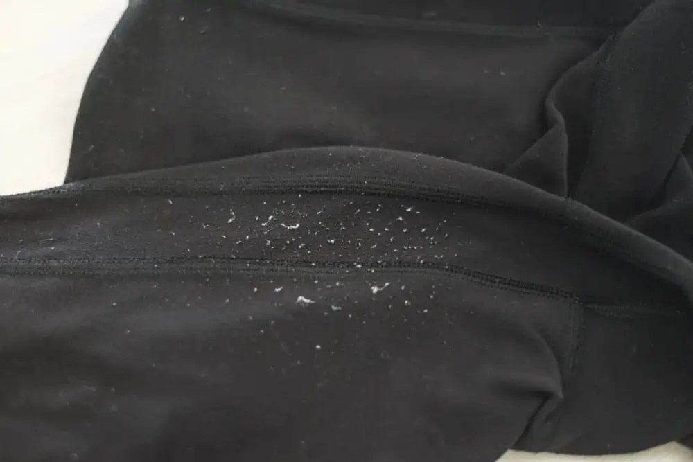 How to Get Rid of lululemon Pilling + Can You Return Pilled Leggings? The Yoga Nomads