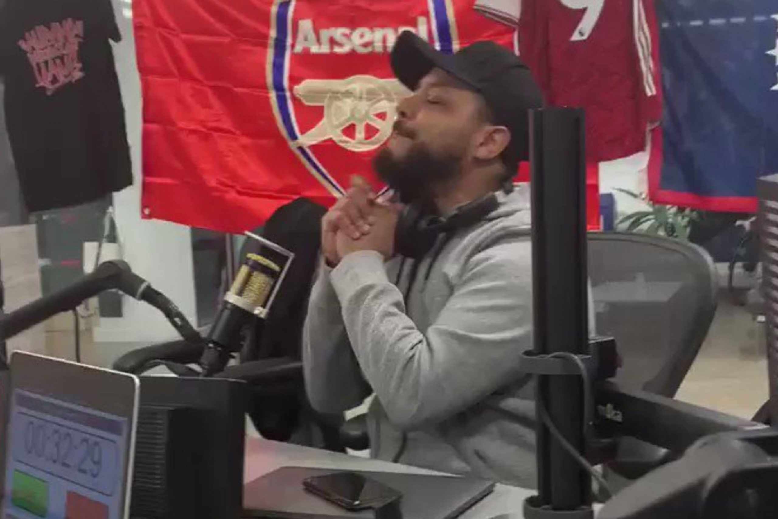 Video ExAFTV Troopz annihilates Willian live on air during