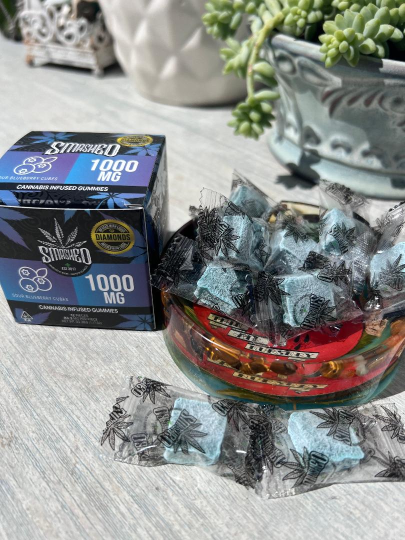 Smashed Diamond Infused Sour Blueberry Cubes 1000mg Thin Air Nursery