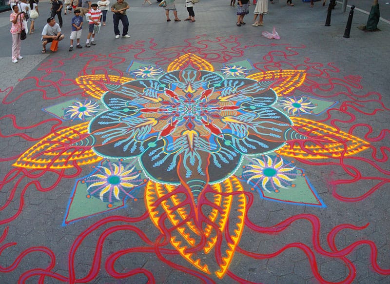 Spontaneous Temporary Sand Paintings by Joe Mangrum — Colossal