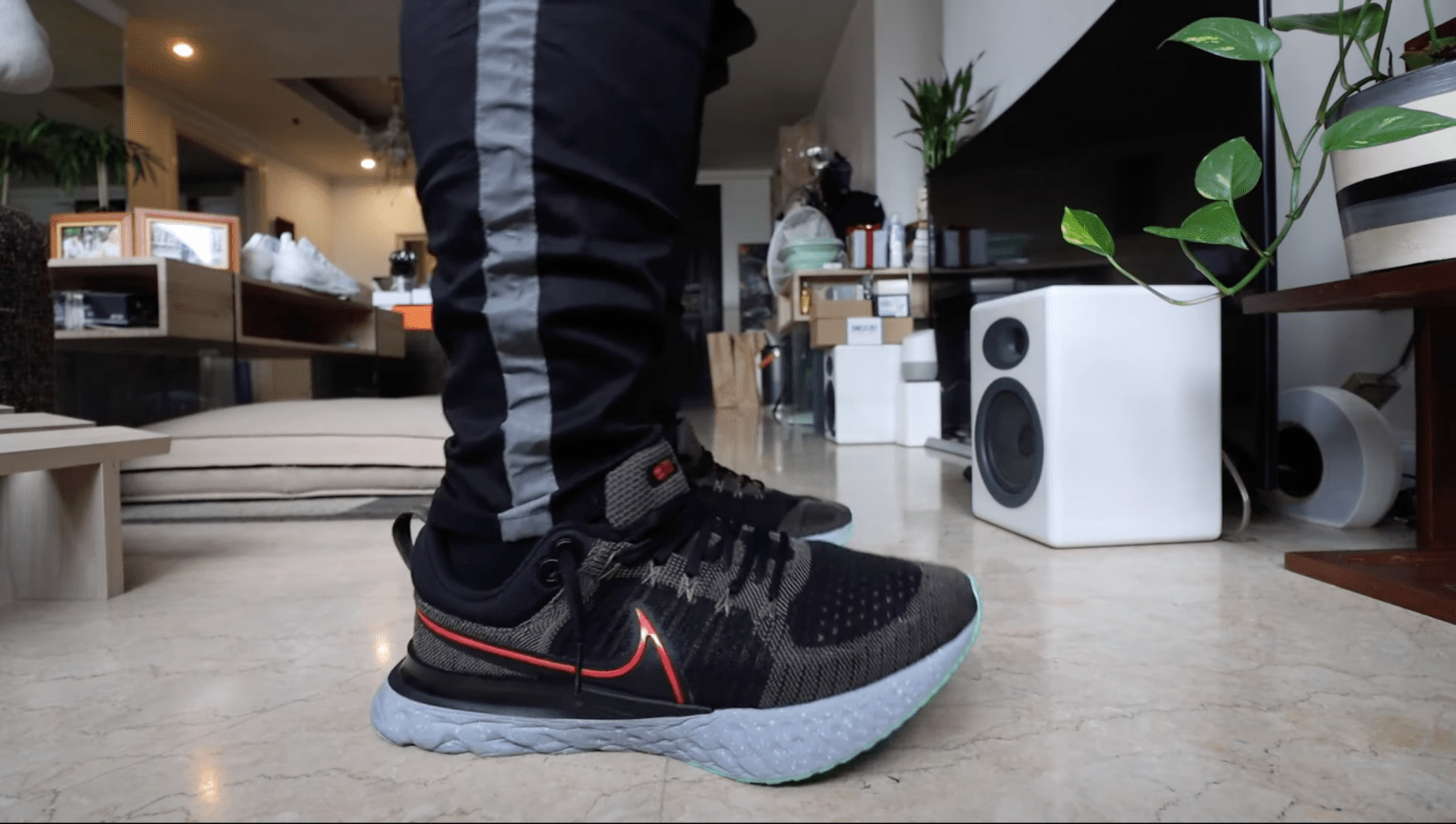 nike infinity react 2 on feet