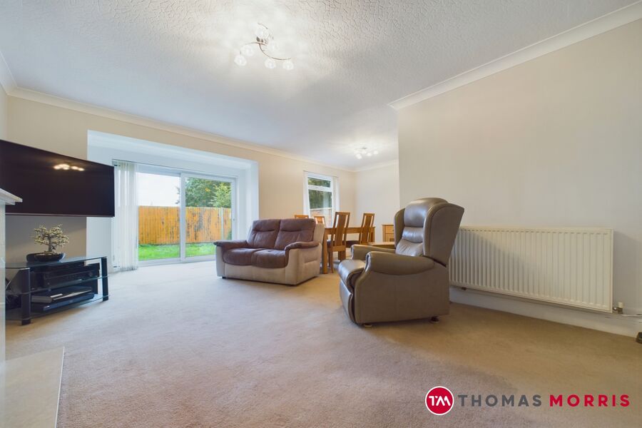 3 bedroom detached bungalow for sale Park Avenue, Little Paxton, PE19