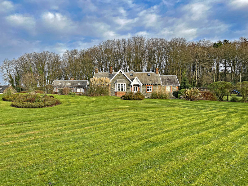 For Sale GAMEKEEPERS COTTAGE Dunragit, Stranraer, DG9 8PH