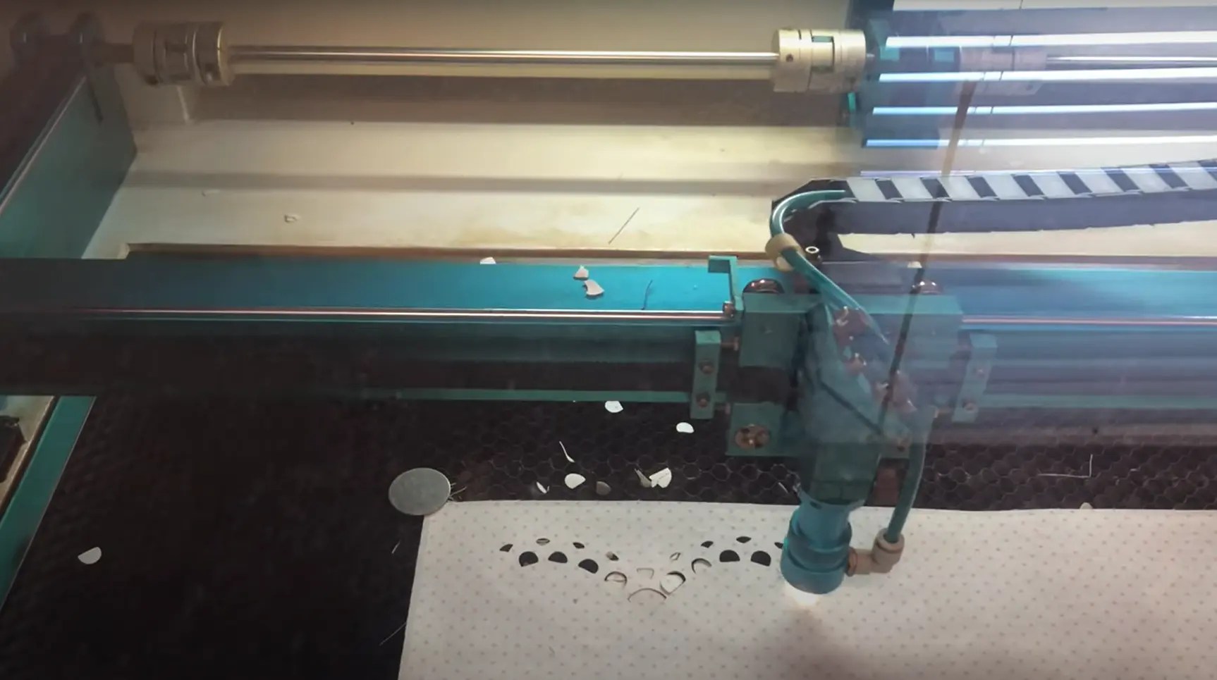 Laser Cut Fabric With Powerful Fabric Cutting Machine Thunder