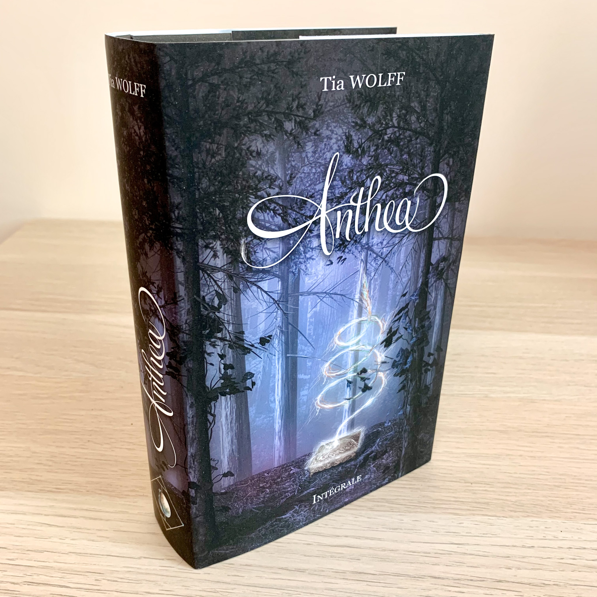 Anthea Livre 1 : Les Mastels : Wolff, Tia: Amazon.com.au:.