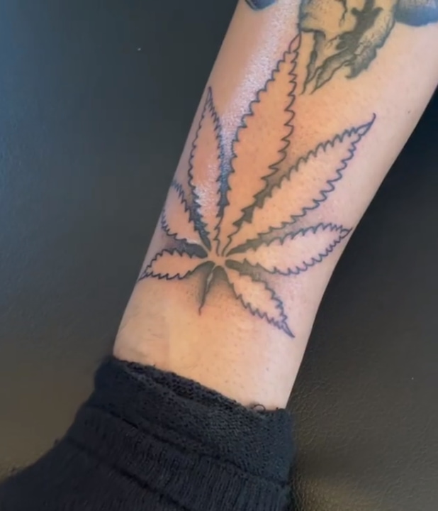 52 Simple Pot Leaf Tattoo Ideas Tidy Tale