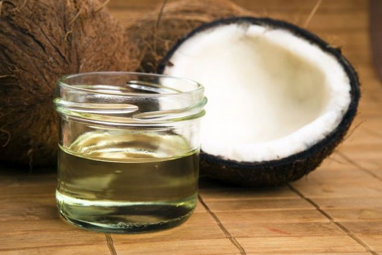 3 formas de hacer aceite de coco virgen wikiHow
