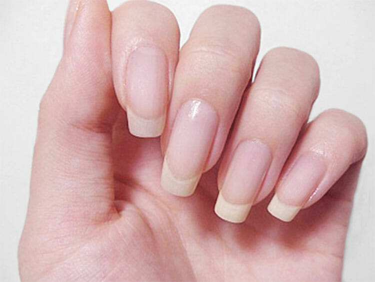 Uñas largas no siempre son bonitas y pueden ser