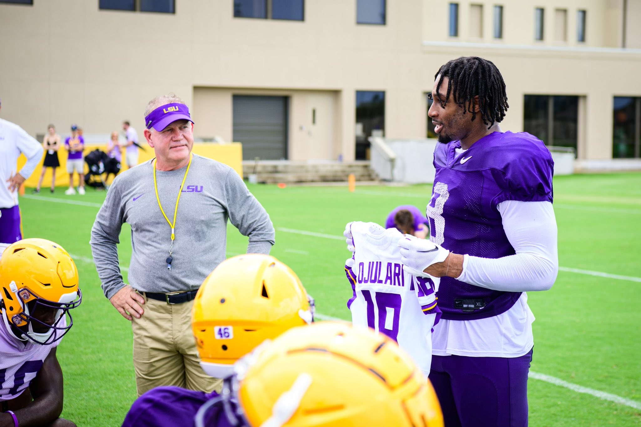 Defensive end BJ Ojulari lands LSU’s No. 18 Tiger Rag