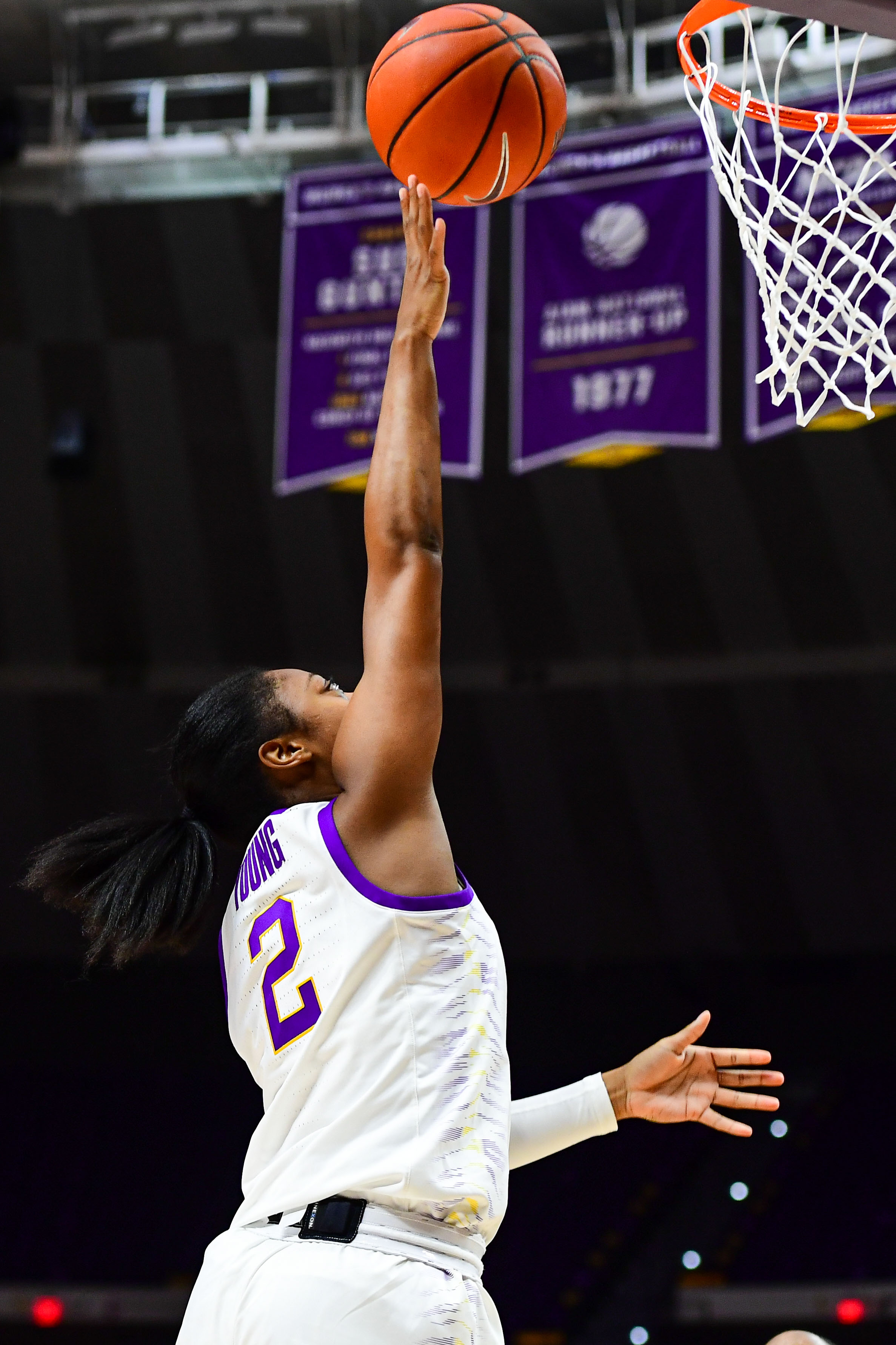 Former Louisiana Gatorade Player of Year Tiara Young wants out of LSU