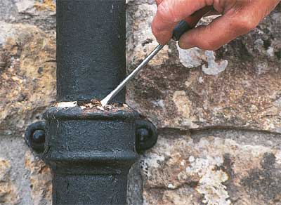 Repair joists in buildings. Structural repair of wooden joists with