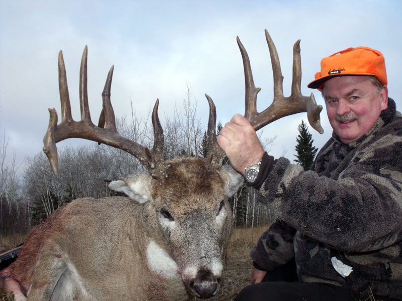 Saskatchewan Hunting, Whitetail Deer & Black Bear Hunts